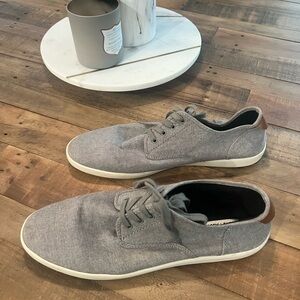 Steve Madden Gray Sneakers Minimalist Design